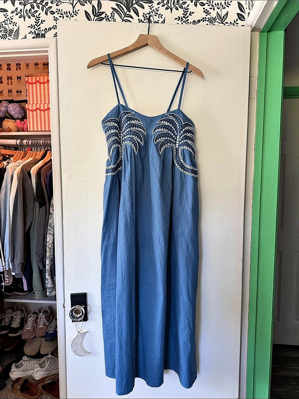 SYM & SAM Embroidered Maxi Dress in Blue Size Medium Like New